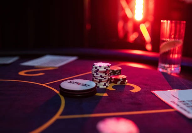 Live Teen Patti table at qt777 login with dealer and card layout